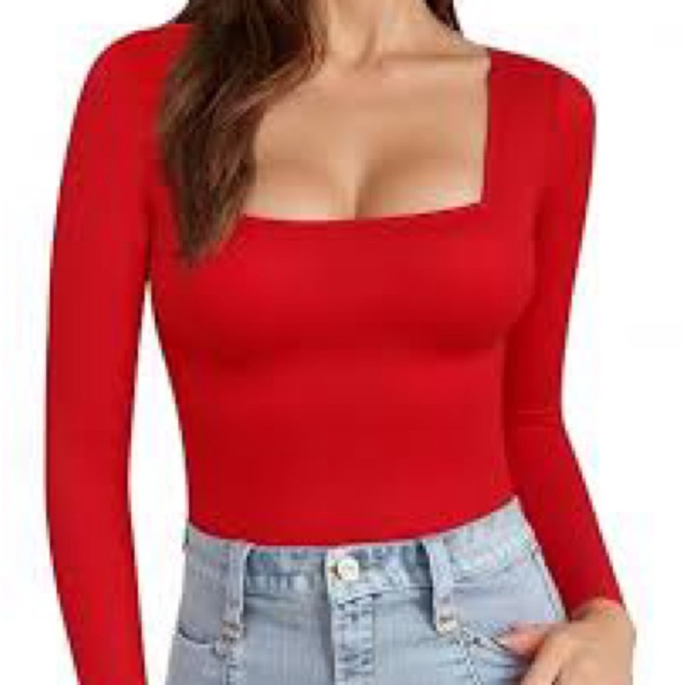 Amazon Mangopop Red Long-Sleeve Square-Neck Fitted Tee Size Medium